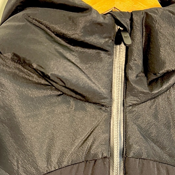 Lululemon Puffer Jacket - Picture 5 of 5
